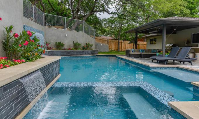 Basalt Smooth Pool Stone For Water Feature in Atlanta